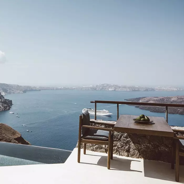 Vora Santorini